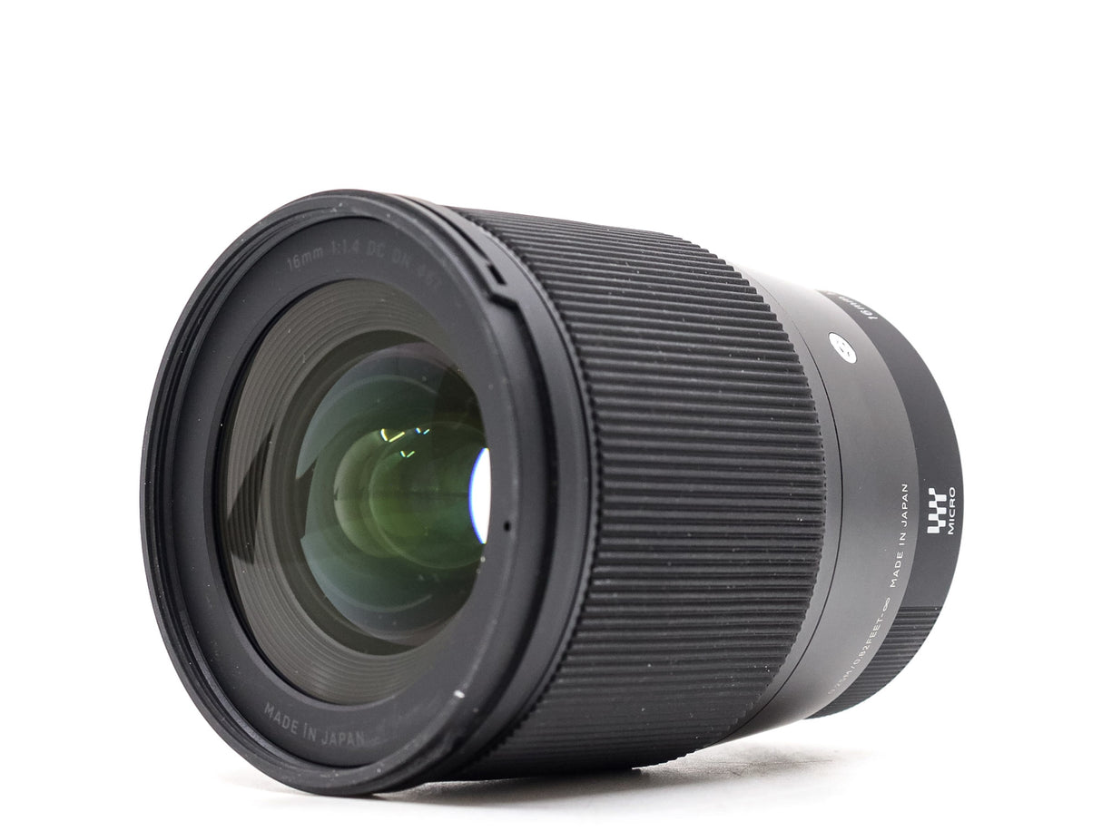 Sigma 16mm f/1.4 DC DN Contemporary - Compatibile con il formato Micro Quattro Terzi