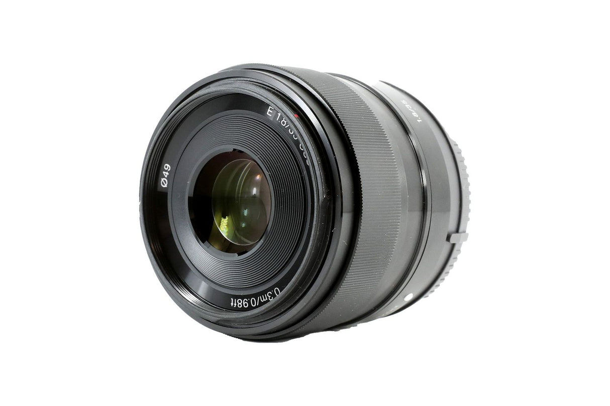 Sony E 35mm f/1.8 OSS - segunda mano - excelente estado - detalle 2 de 4 - SKU 3792157 - Camera Market