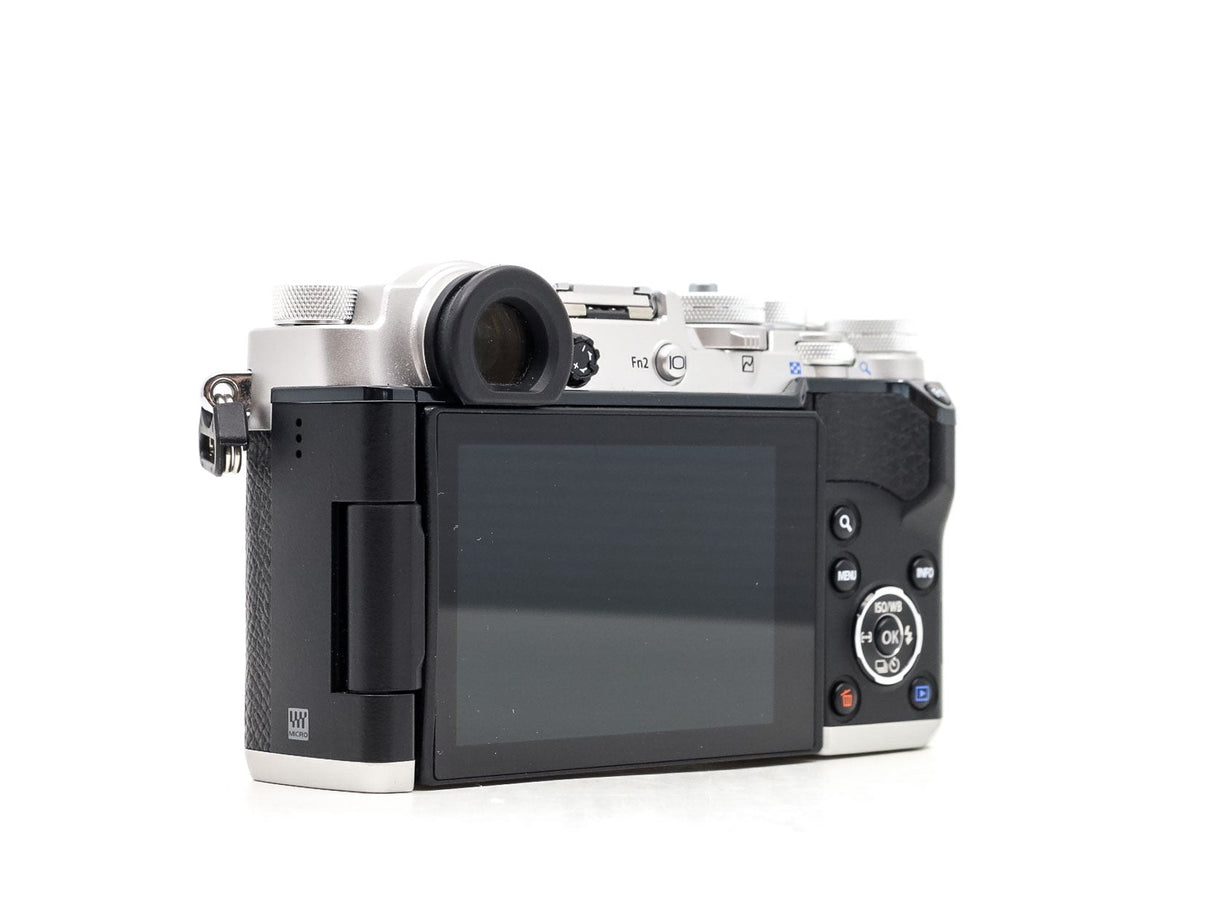 Olympus PEN-F - segunda mano - excelente estado - detalle 4 de 4 - SKU 3643250 - Camera Market