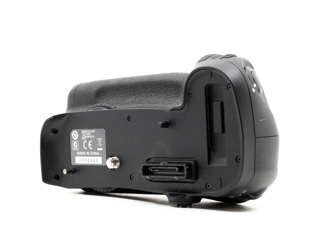 Nikon MB-D12 Battery Grip - segunda mano - excelente estado - detalle 3 de 4 - SKU 3790461 - Camera Market