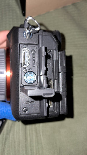 SonyILCE-7RM501655781-e7f7-458d-8440-63b7cf6ff7c1
