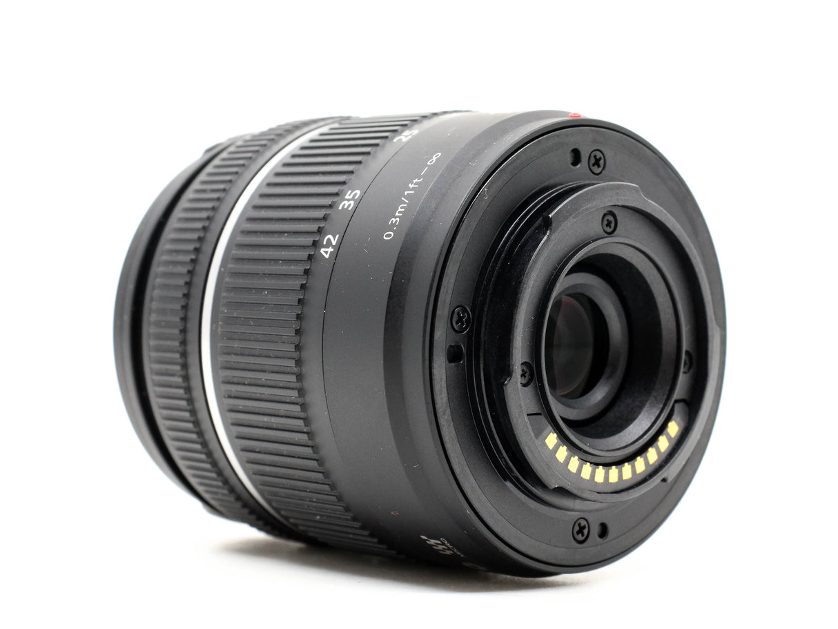 Panasonic Lumix G Vario 14-42mm f/3.5-5.6 ASPH Mega O.I.S. - segunda mano - excelente estado - detalle 3 de 3 - SKU 3799807 -