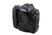 Nikon F90X + MB-10 Battery Pack de segunda mano en Camera Market