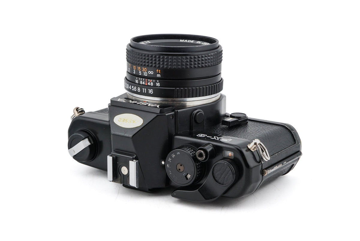 Desata tus habilidades fotográficas con el Yashica FX-3 50mm f2 ML