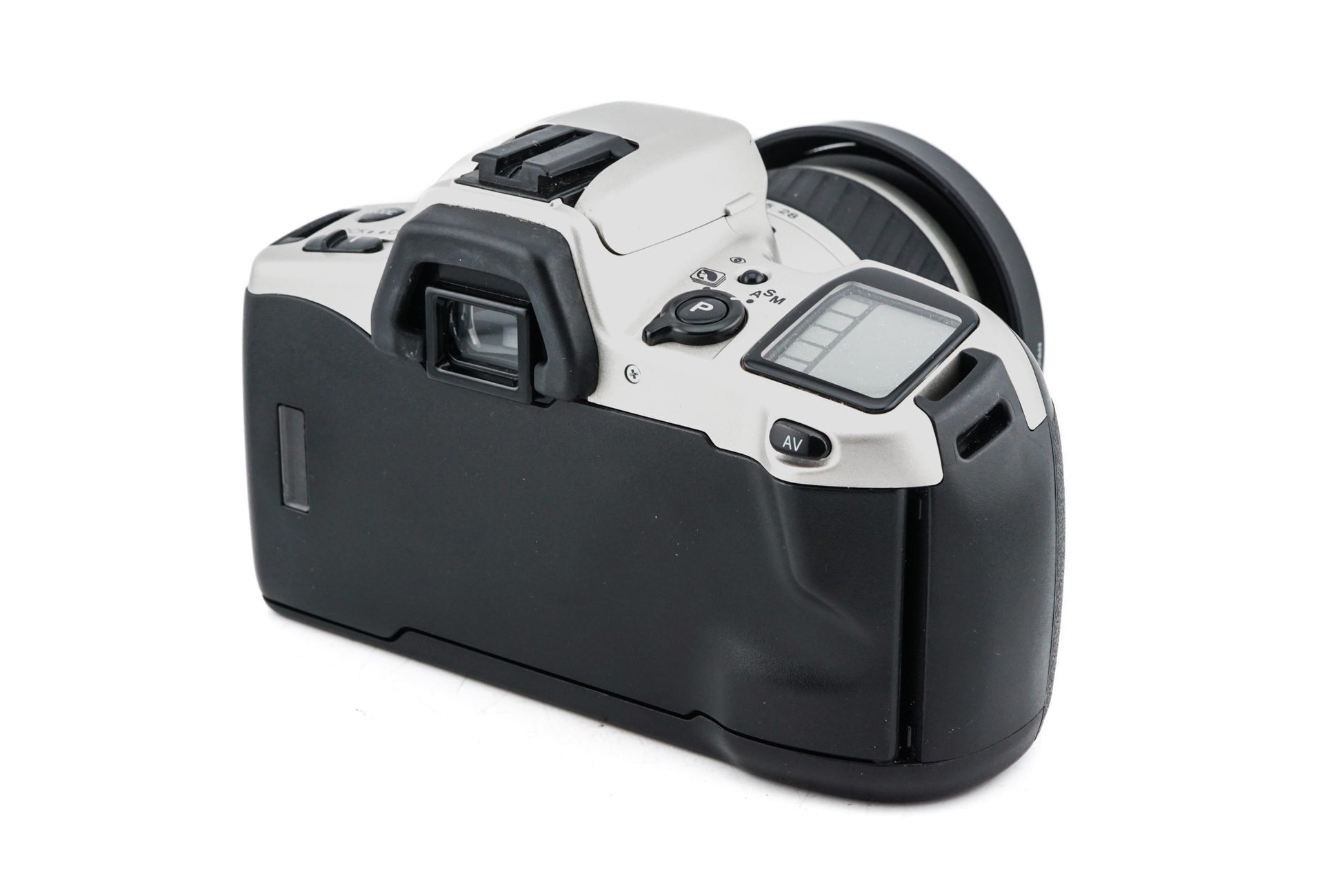 Explora el versátil Minolta Dynax 500si con objetivo macro con