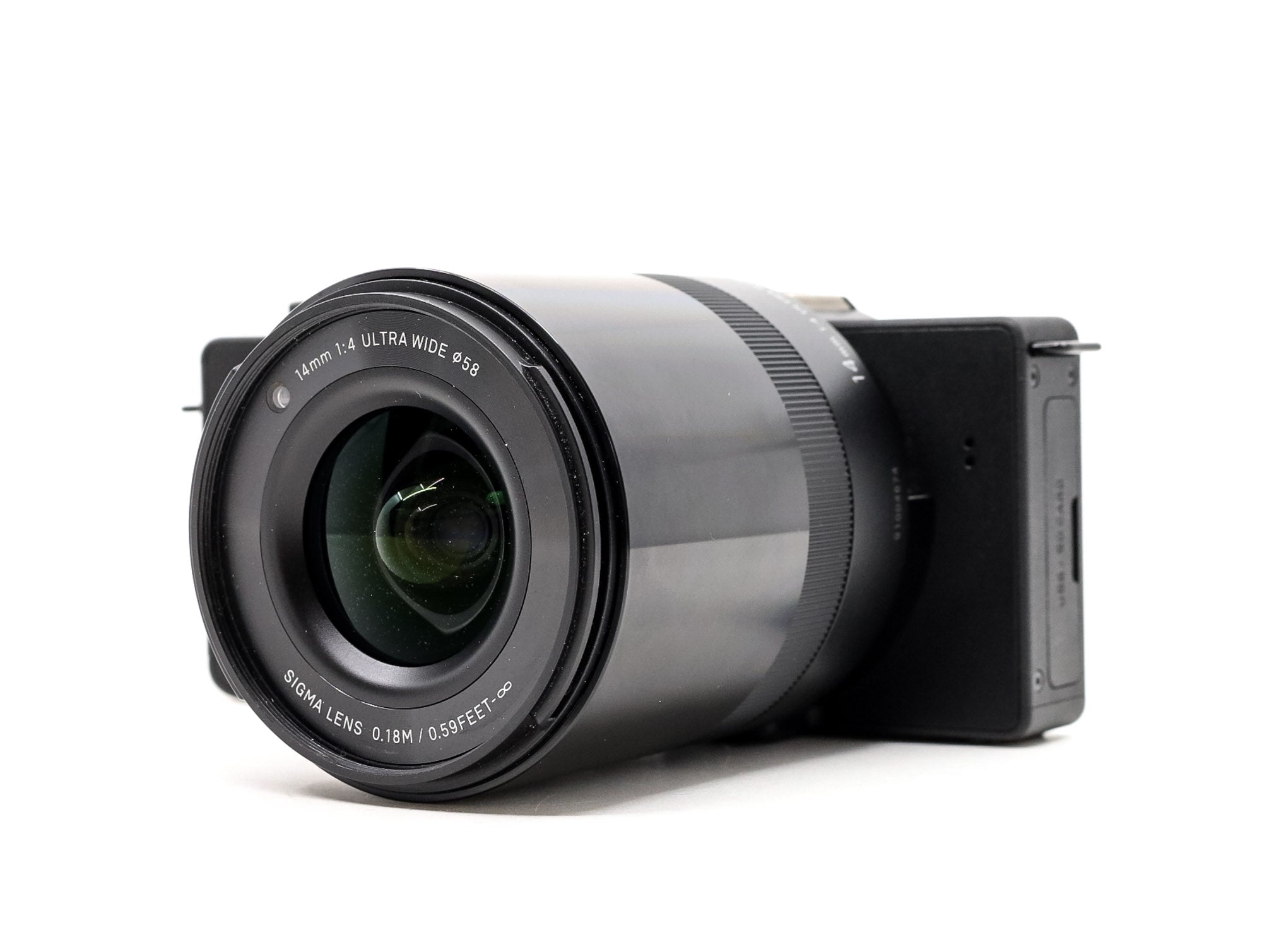 Discover the Sigma DP0 Quattro camera at Camera Market 📷