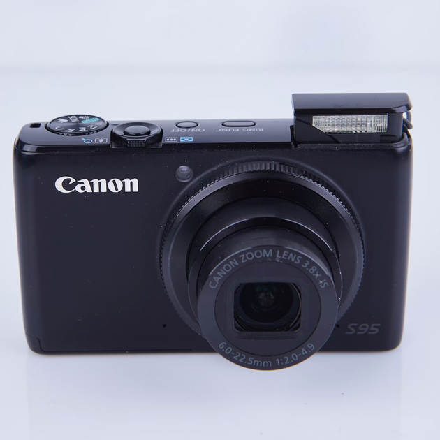 Discover the incredible features of the Canon PowerShot S95