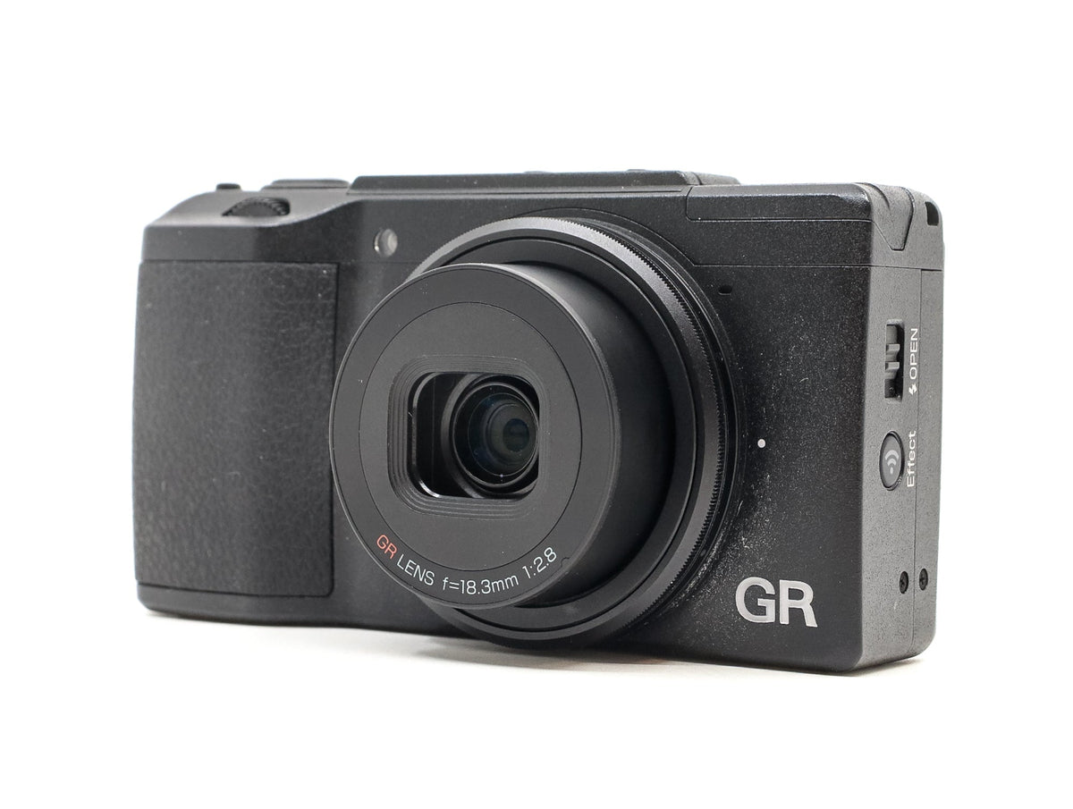 RICOH GR Ⅱ Discover the incredible features of the Ricoh GR II at Camera