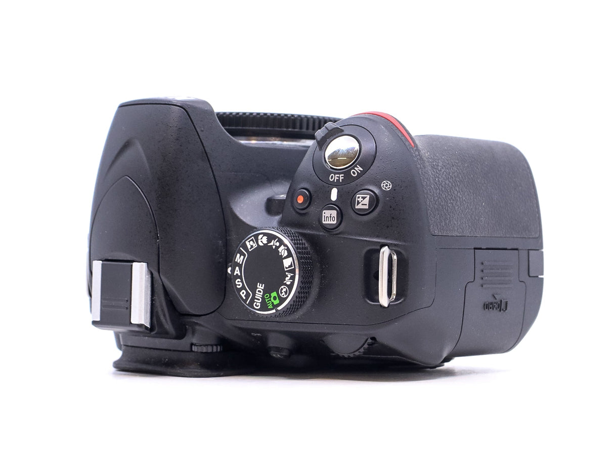 Nikon D3200 - segunda mano - excelente estado - detalle 4 de 4 - SKU 3794229 - Camera Market