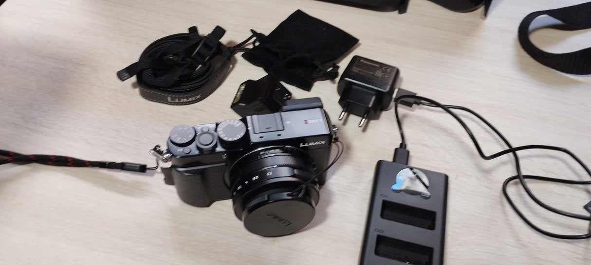 Panasonic Lumix LX100 II44629d2d-b839-4eb7-8f2b-63ab20646969