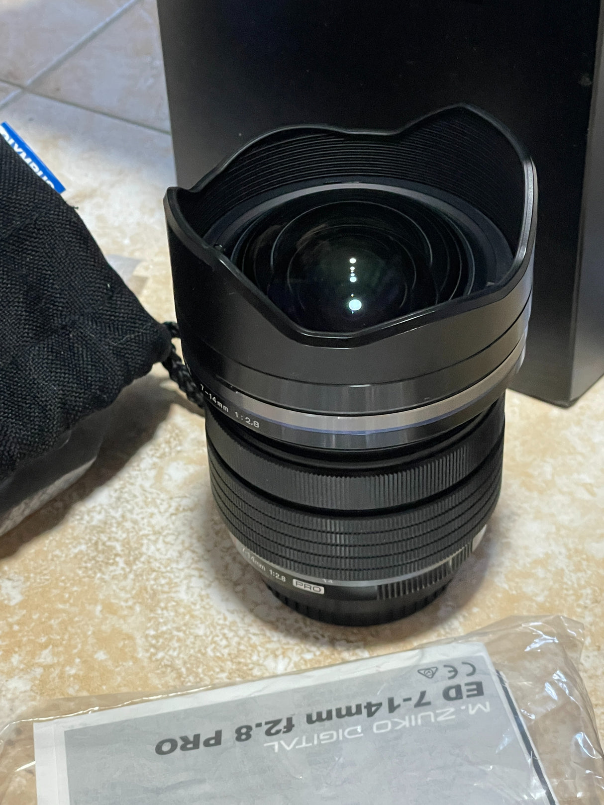 OlympusObjetivo Olympus M.Zuiko 7-14mm f/2.8 PROa59cfad4-297f-4621-ba6b-467c75c7991f