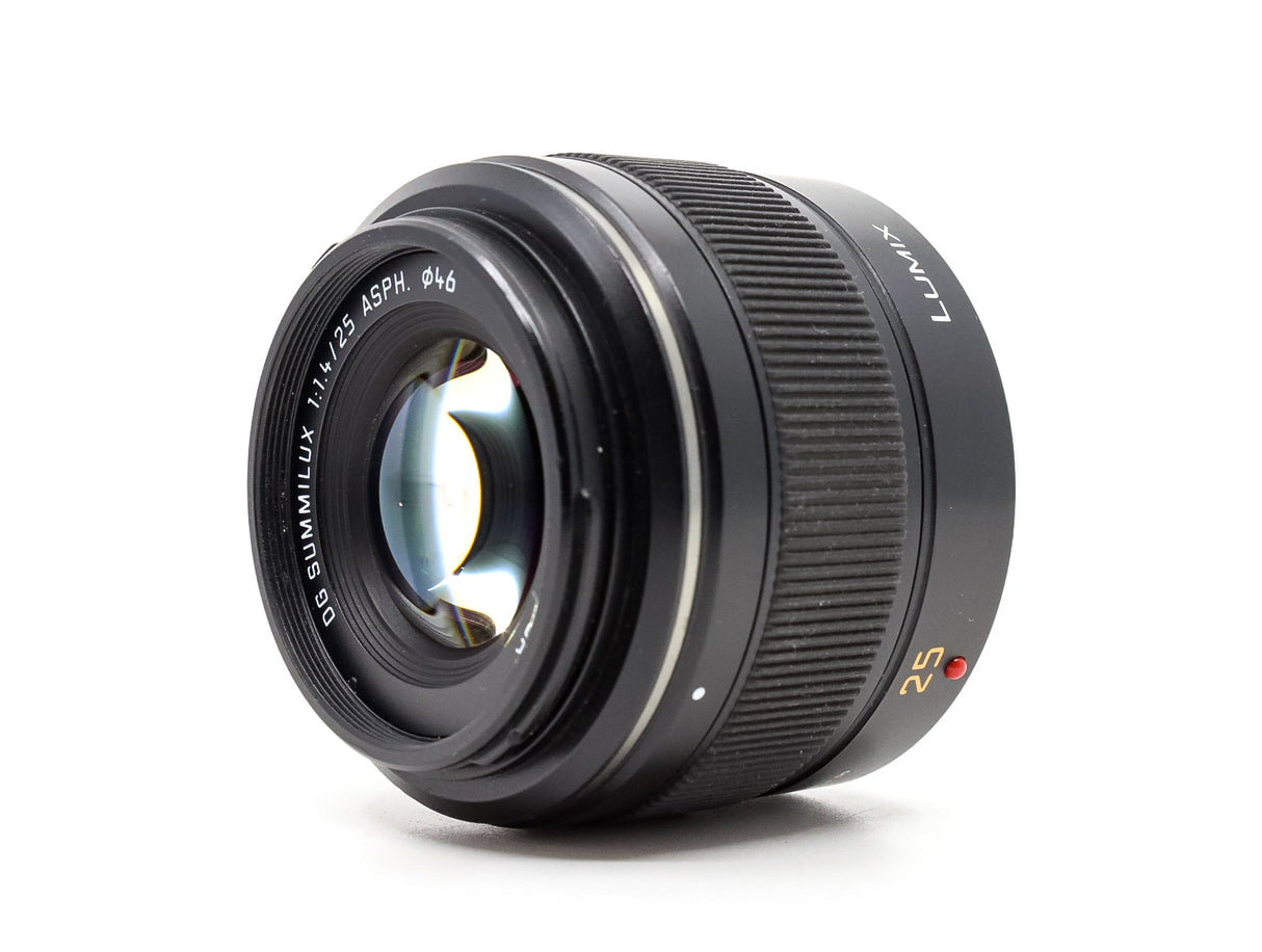 Panasonic Leica DG Summilux 25mm f/1.4 ASPH.