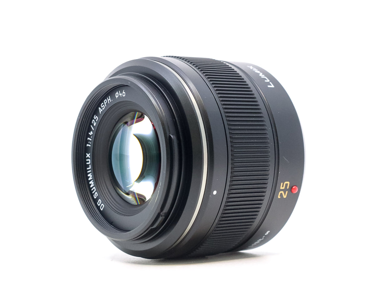 Panasonic Leica DG Summilux 25mm f/1.4 ASPH.