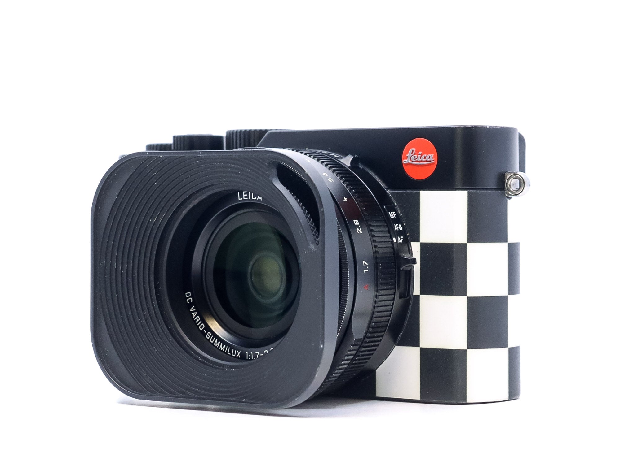 Discover the incredible features of the Leica D-LUX 7 Vans x Ray