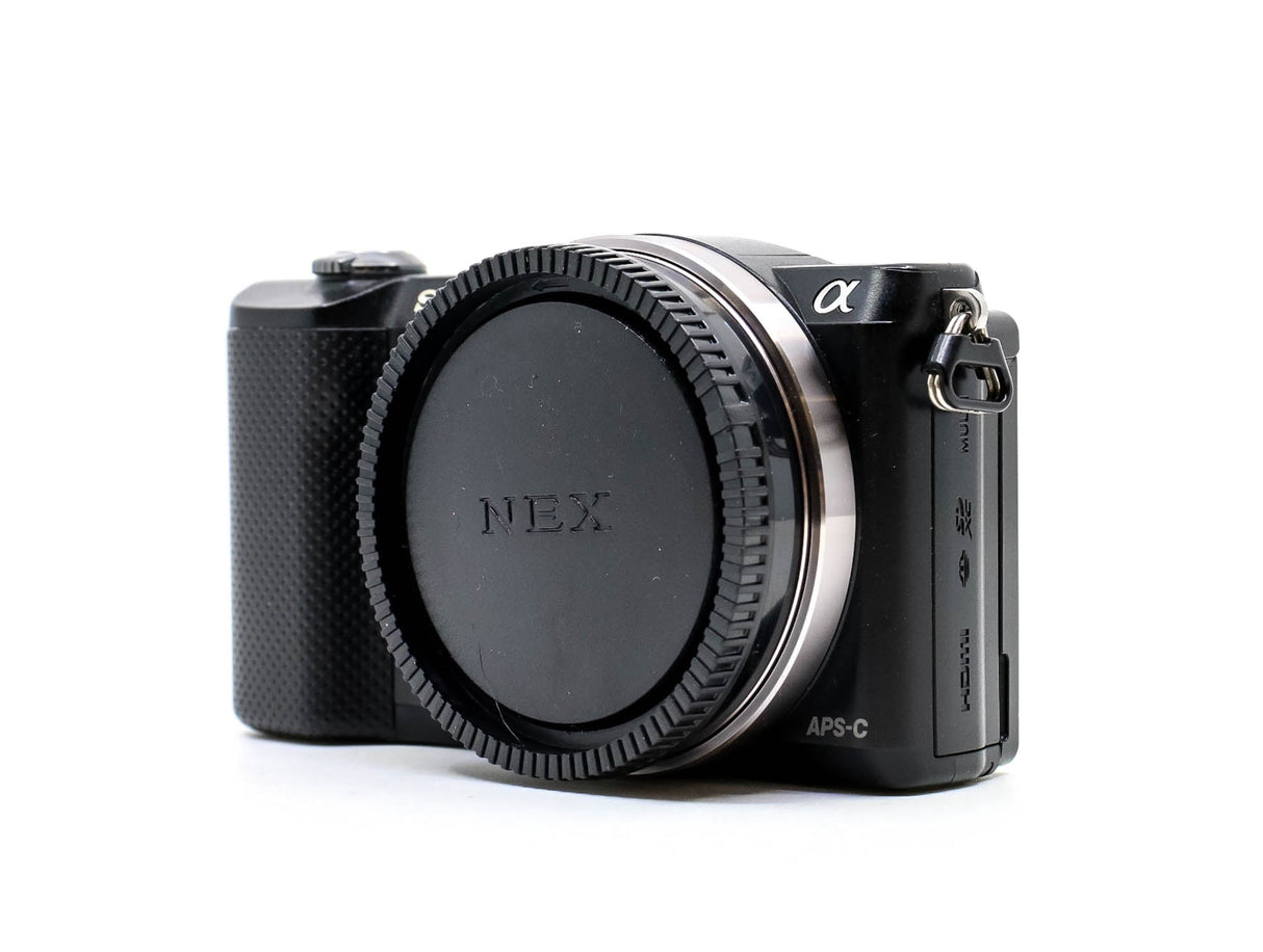 Sony Alpha A5000 - segunda mano - excelente estado - foto principal - SKU 3704733 - Camera Market