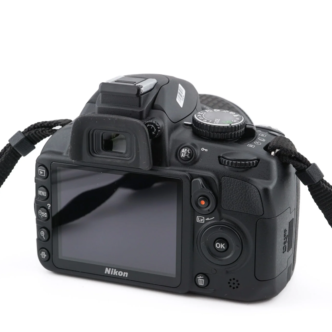 Nikon D3100 + 18-55mm f3.5-5.6 G ED II AF-S Nikkor