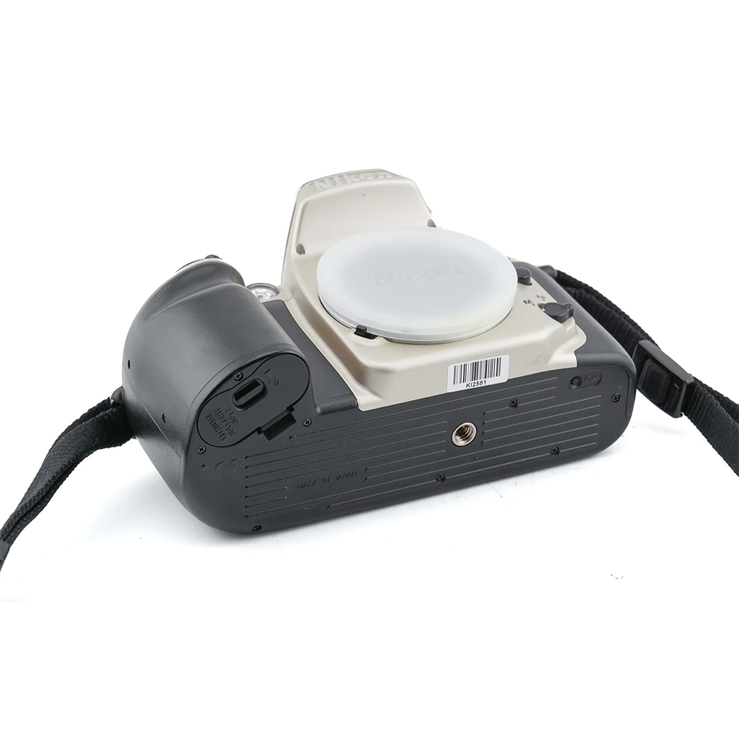 Appareil Photo Nikon F60 Silver Reflex Avec Deux Objectifs Le Tous Dans Un Sac Photoline 77409826