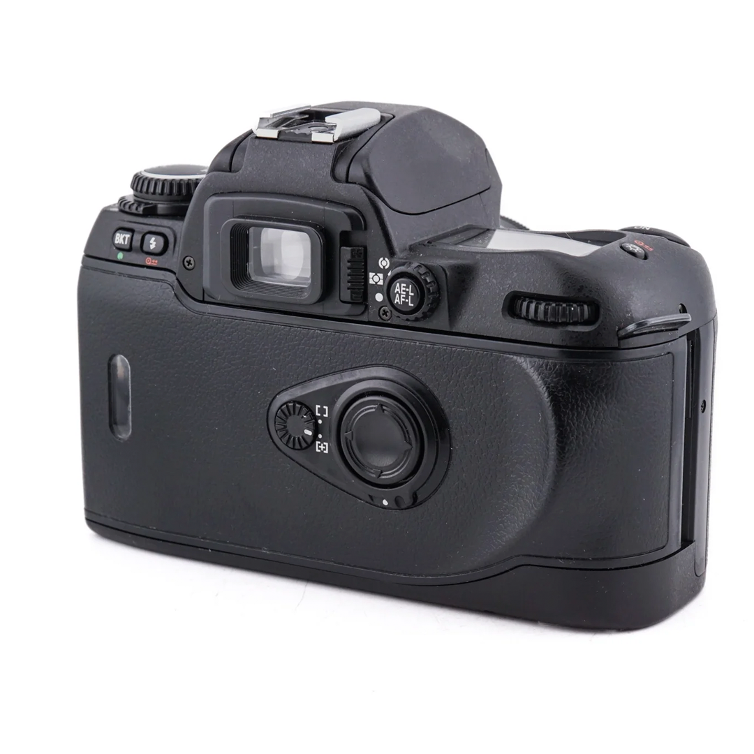Compra tu Cámara Analógica Vintage Nikon F80 + 50mm f1.8 AF Nikkor