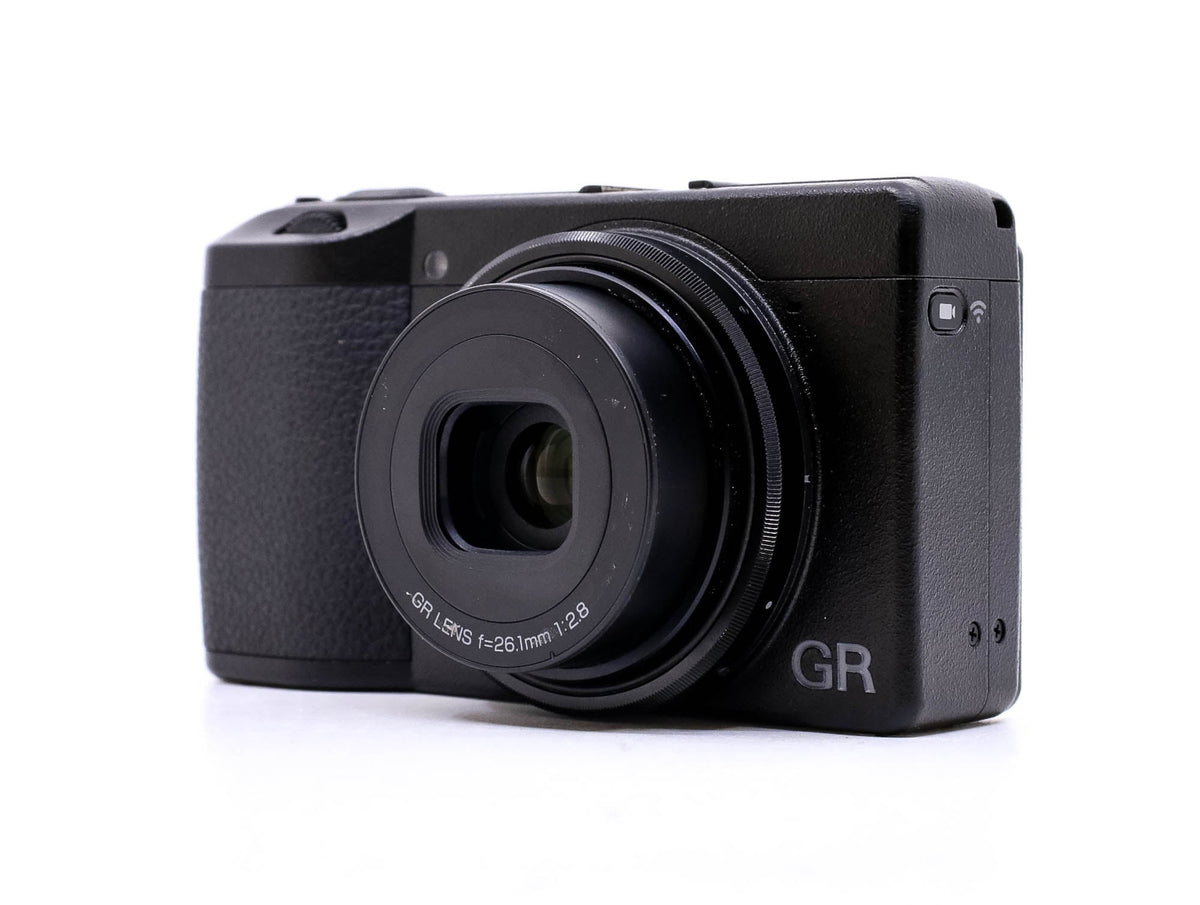Discover the incredible features of the Ricoh GR IIIx at Camera