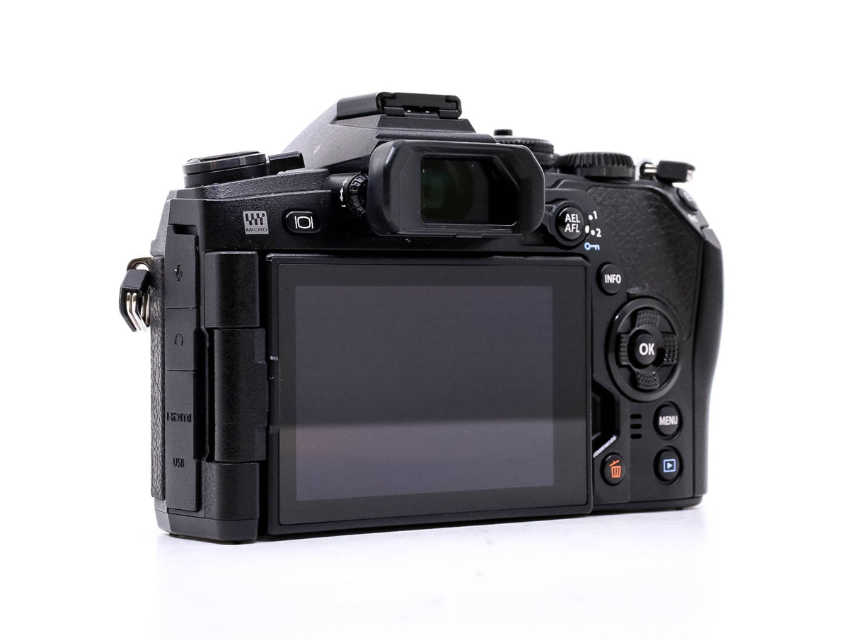 Descubre las increíbles características de la Olympus OM-D E-M1