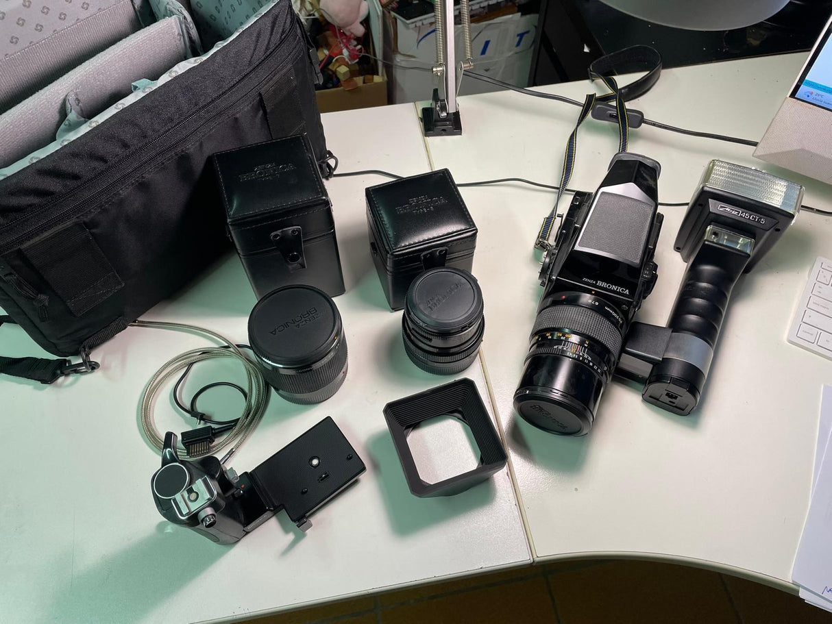 Zenza Bronica  SQ- AI202fa118-6f7e-4d3b-95a0-5482d5e8b7c8