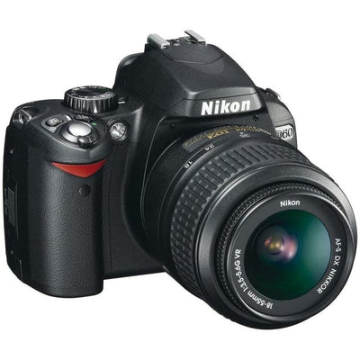 D60 SLR - Nero + Nikon AF-S DX Nikkor 18-55 mm f/3.5-5.6G VR f/3.5-5.6G 