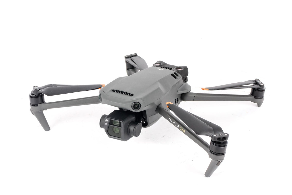 DJI Mavic 3 Cine Premium Combo with RC Pro Controller · imagen principal