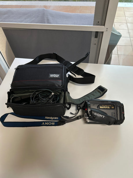 SONYHandycam Hi8259d6a02-b5f9-45d2-aa00-4567eb8442da