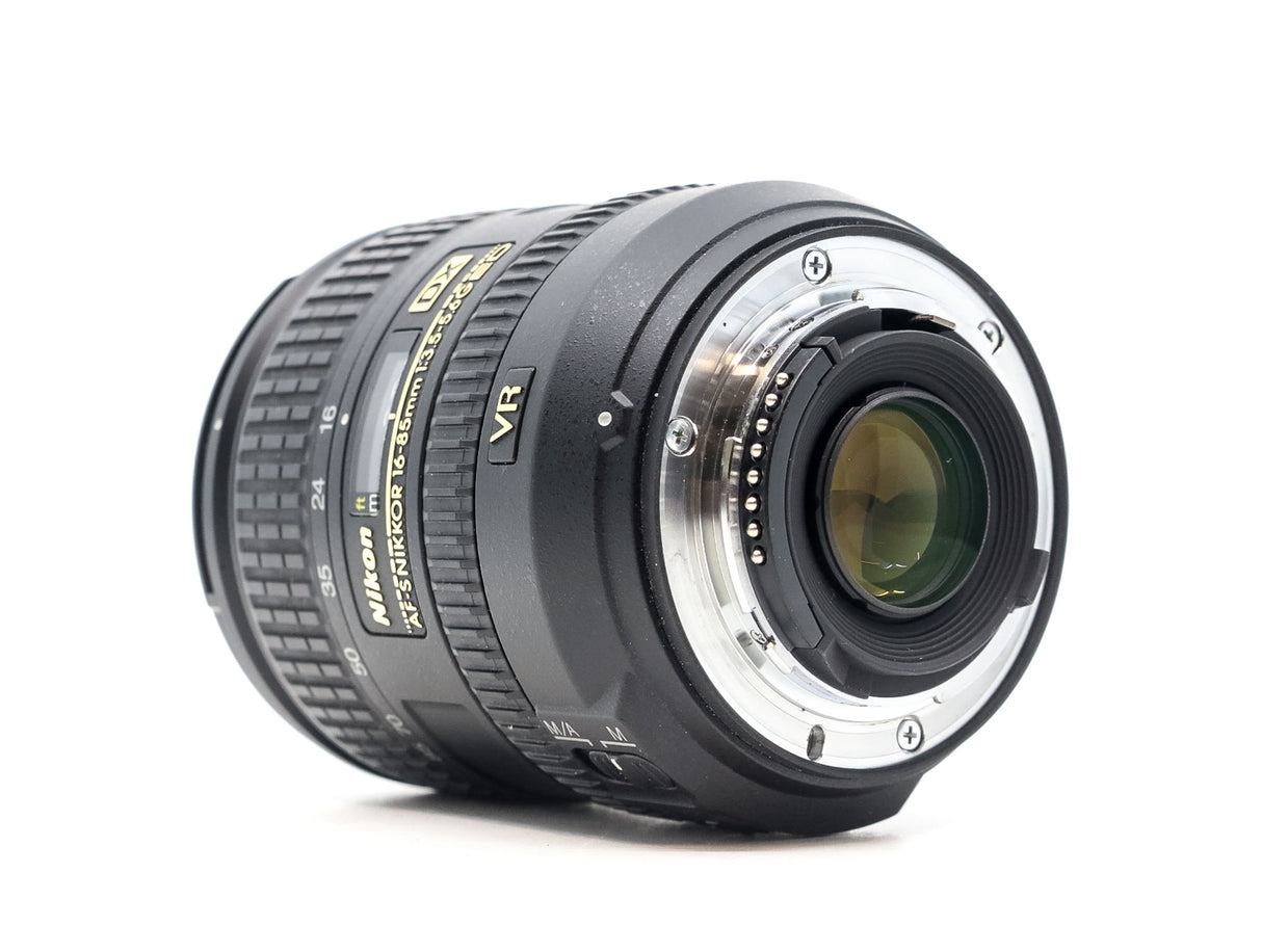 Nikon AF-S DX Nikkor 16-85mm f/3.5-5.6G ED VR - segunda mano - excelente estado - detalle 4 de 4 - SKU 3717798 - Camera Marke