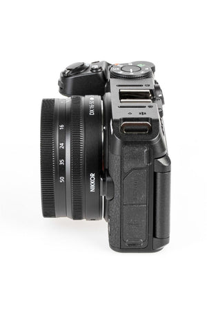 Nikon Z30 con NIKKOR Z DX 16-50/3,5-6,3 VR