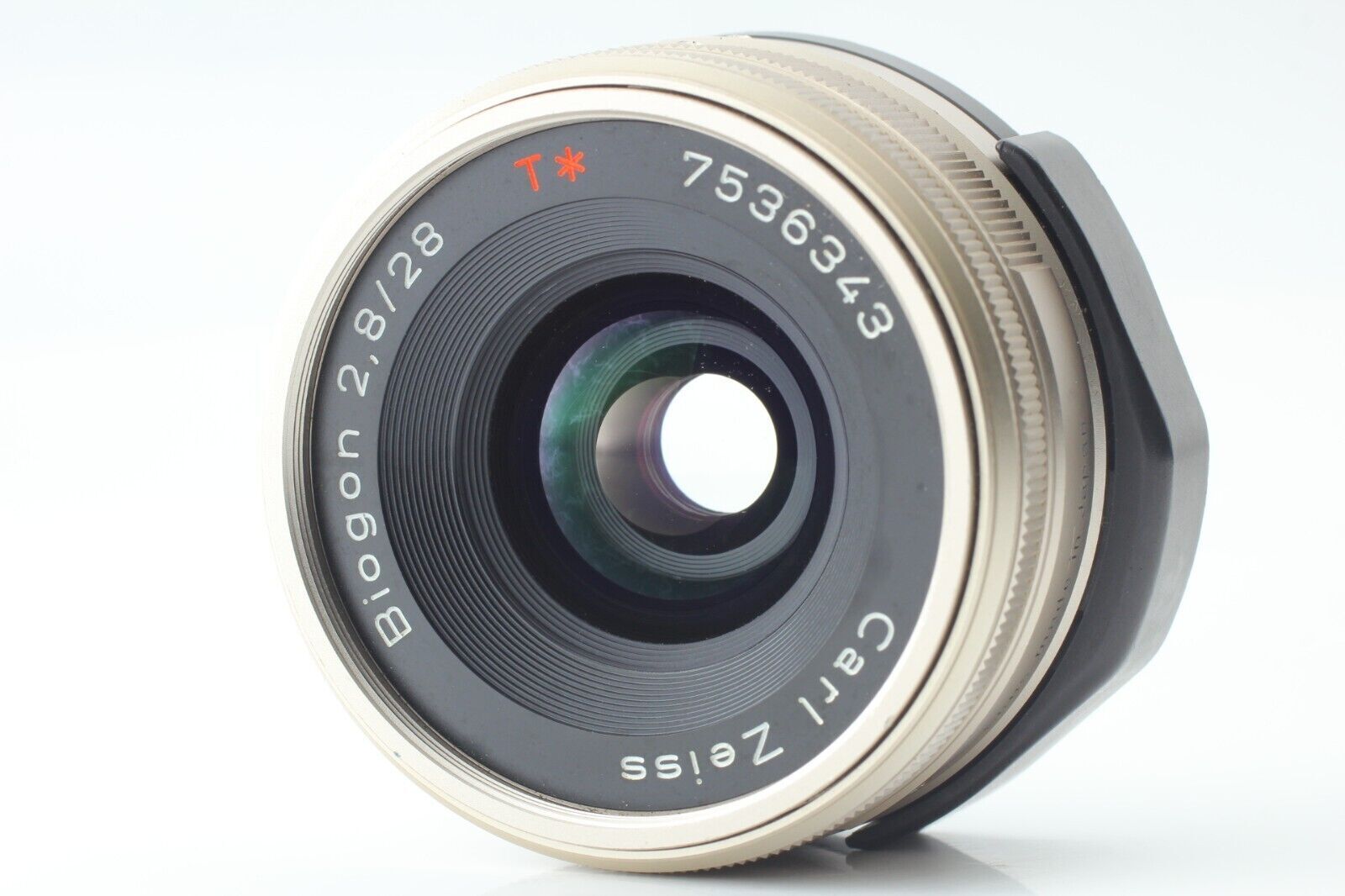 Explora el mundo a través de un objetivo: Cámara Contax G1 con