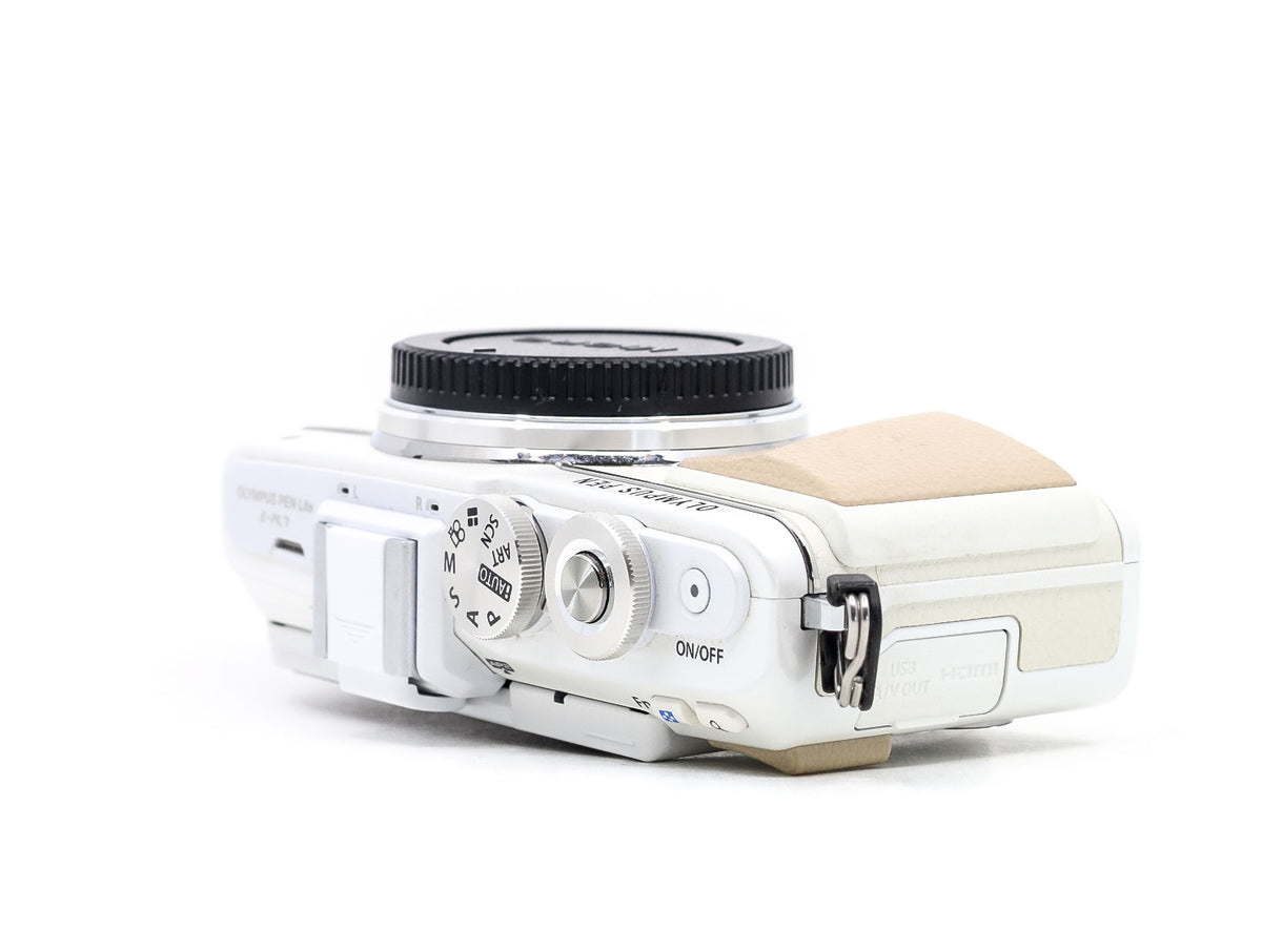 Descubre las increíbles características de la Olympus Pen E-PL7 en