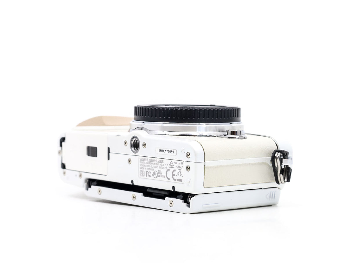 Descubre las increíbles características de la Olympus Pen E-PL7 en