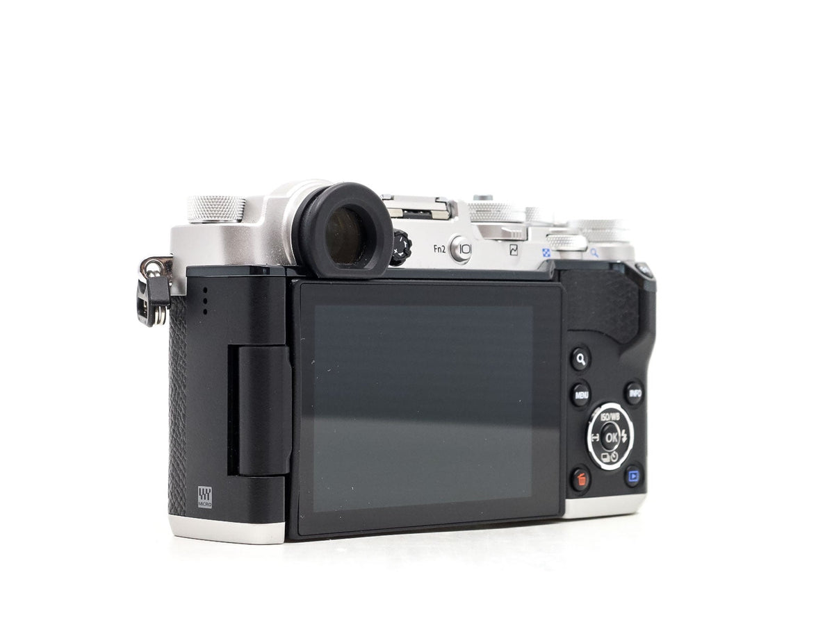 Discover the incredible features of the Olympus PEN-F at Camera