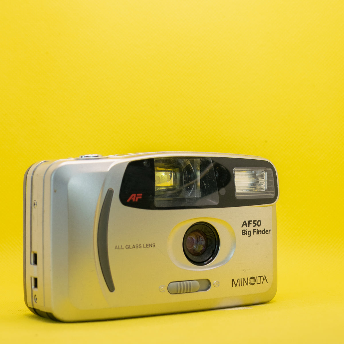 Discover the best features of the Minolta AF35 Big Finder